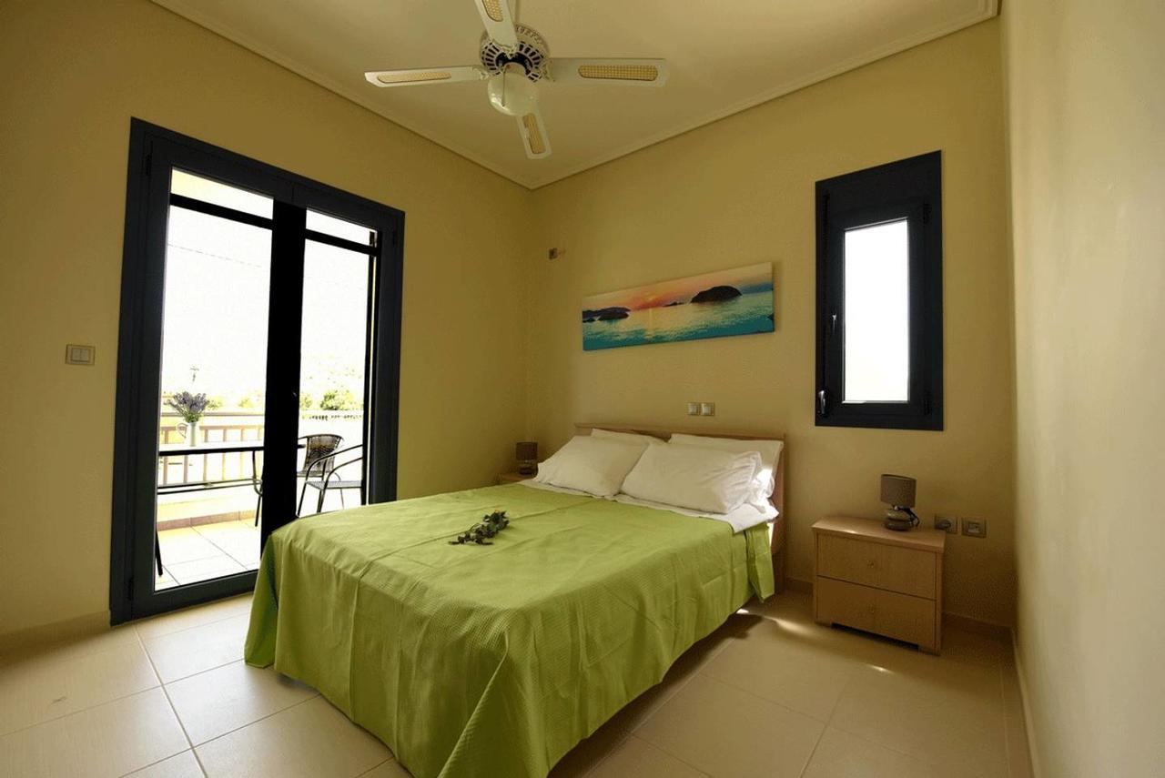 Panelma Villa Tranquil Coastal Retreat In Zacharo Tholon Exterior photo
